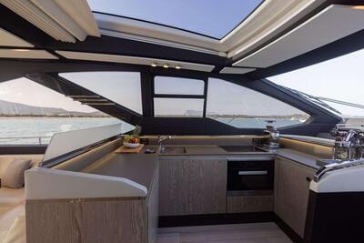 <b>Галерея интерьеров</b>  Azimut S7 Escape 