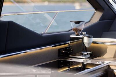 <b>Галерея интерьеров</b>  Azimut S7 Escape 