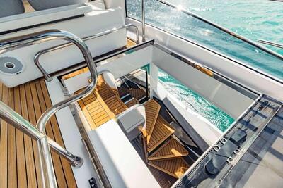  Azimut S7 Sea Bar  <b>Exterior Gallery</b>