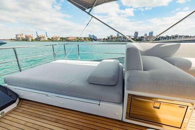  Azimut S7 Sea Bar  <b>Exterior Gallery</b>