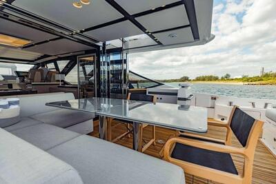  Azimut S7 Sea Bar  <b>Exterior Gallery</b>