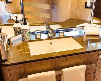  Azimut S7 Sea Bar  <b>Interior Gallery</b>