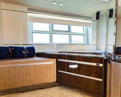  Azimut S7 Sea Bar  <b>Interior Gallery</b>