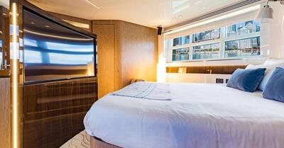  Azimut S7 Sea Bar  <b>Interior Gallery</b>