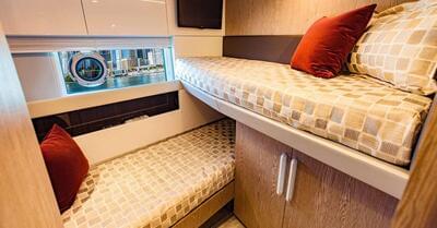  Azimut S7 Sea Bar  <b>Interior Gallery</b>