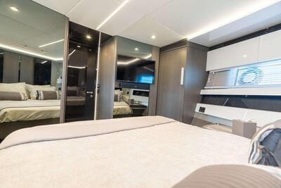  Azimut S7 Zero Dimension  <b>Interior Gallery</b>