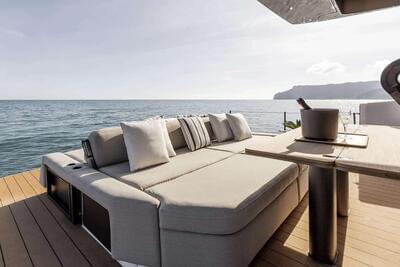  Azimut Seadeck 6  <b>Exterior Gallery</b>