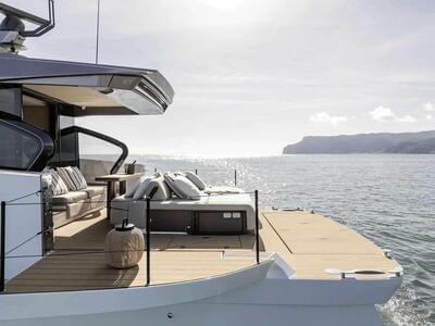  Azimut Seadeck 6  <b>Exterior Gallery</b>