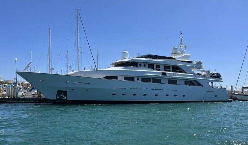 Benetti 40M Tully