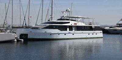 Benetti Custom Blue moon of east