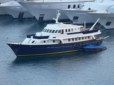 <b>Галерея</b>  Benetti Custom Dama di cuori 