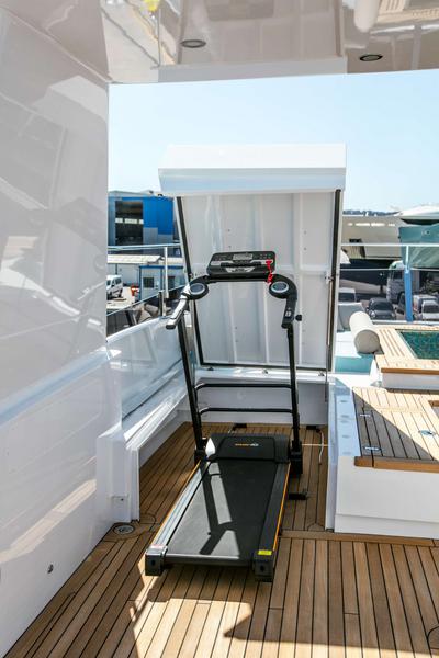  Cantiere delle Marche Darwin Class 102 Atlas  <b>Gallery</b>