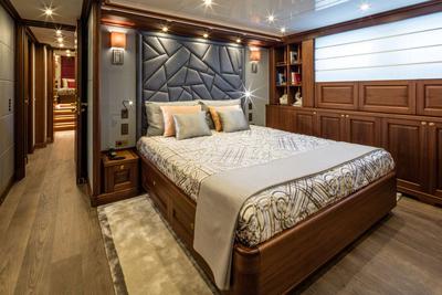  Cantiere delle Marche Darwin Class 102 Atlas  <b>Gallery</b>