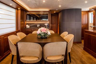  Cantiere delle Marche Darwin Class 102 Atlas  <b>Gallery</b>