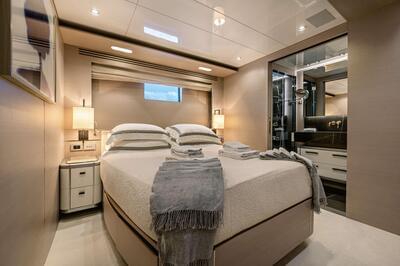 <b>Галерея интерьеров</b>  Cantiere delle Marche Darwin Class 102 Cape Cod II 