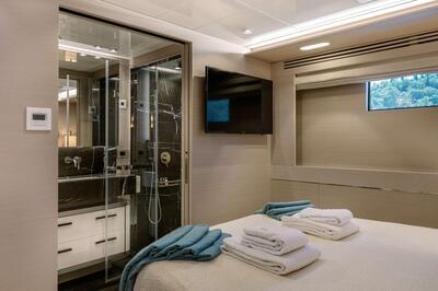  Cantiere delle Marche Darwin Class 102 Cape Cod II  <b>Interior Gallery</b>