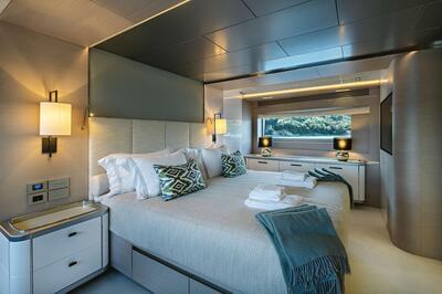 <b>Галерея интерьеров</b>  Cantiere delle Marche Darwin Class 102 Cape Cod II 