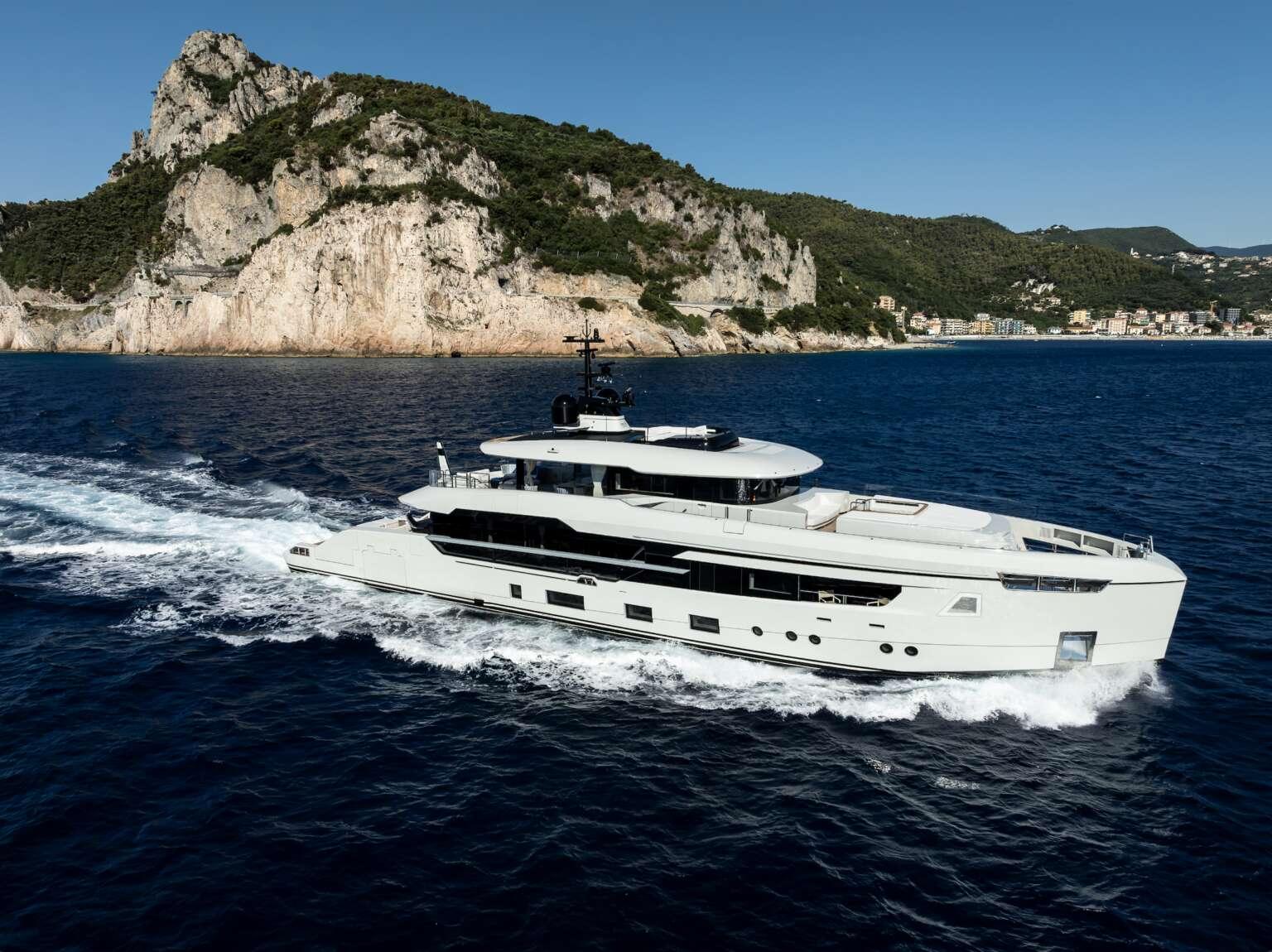 <b>Галерея</b>  Columbus Atlantique 38MT 
