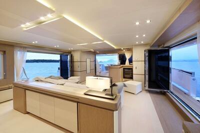  Columbus Sport 40M  <b>Interior Gallery</b>