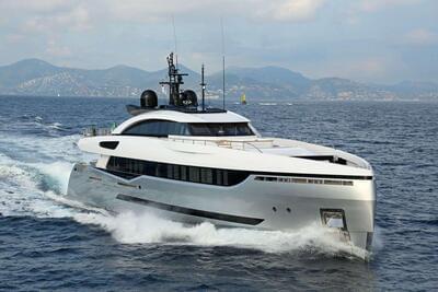  Columbus Sport 40M Leudin I  <b>Exterior Gallery</b>