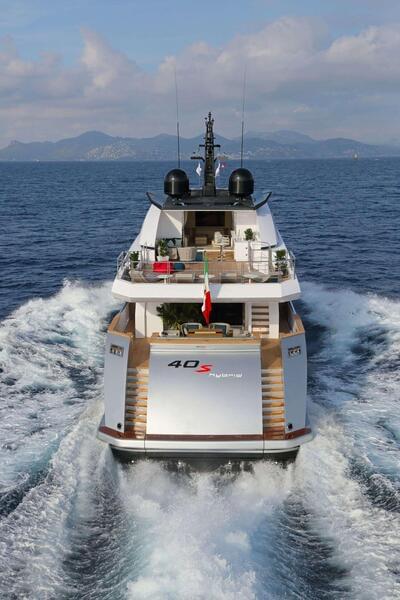  Columbus Sport 40M Leudin I  <b>Exterior Gallery</b>