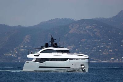  Columbus Sport 40M Leudin I  <b>Exterior Gallery</b>