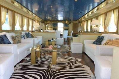 CRN Custom Mister p  <b>Interior Gallery</b>