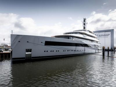 Feadship Full Custom Moonrise