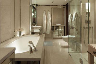  Feadship Full Custom Solace  <b>Interior Gallery</b>