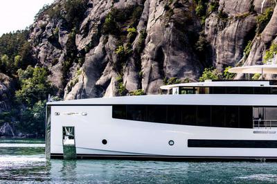 <b>Галерея</b>  Feadship Full Custom Gray Cliffs 