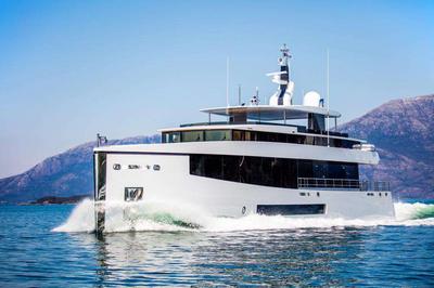 <b>Галерея</b>  Feadship Full Custom Gray Cliffs 
