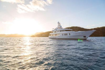 <b>Галерея</b>  Feadship Full Custom Adventure 