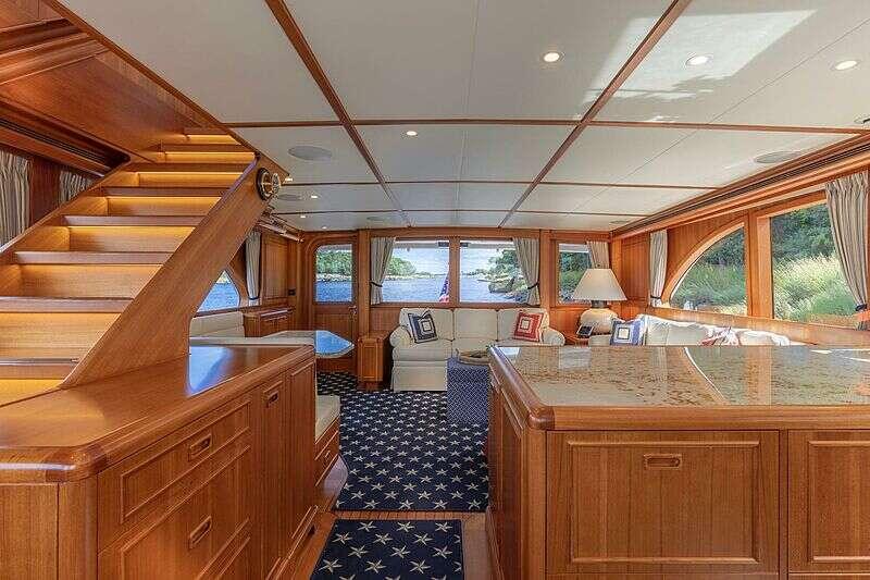 Feadship Full custom Catch