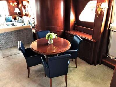  Ferretti Custom Line 27 Myeerah  <b>Interior Gallery</b>