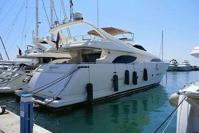 Ferretti Custom Line 94
