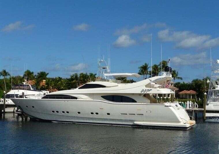 Ferretti Custom Line 94 Paladin
