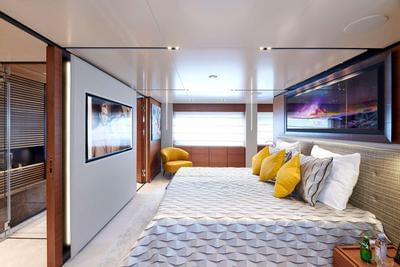  Ferretti Custom Line Navetta 33 Mac One  <b>Gallery</b>