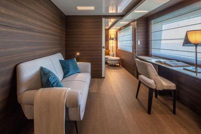 <b>Галерея интерьеров</b>  Ferretti Custom Line Navetta 37 Eros 