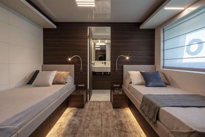 <b>Галерея интерьеров</b>  Ferretti Custom Line Navetta 37 Eros 