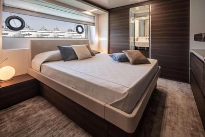  Ferretti Custom Line Navetta 37 Eros  <b>Interior Gallery</b>