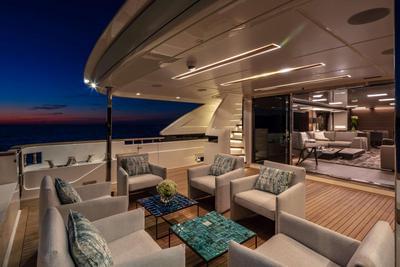 <b>Галерея интерьеров</b>  Ferretti Custom Line Navetta 37 Eros 