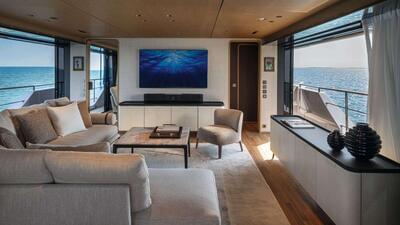 <b>Галерея интерьеров</b>  Ferretti Custom Line Navetta 38 Telli 