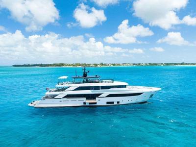 <b>Галерея</b>  Ferretti Custom Line Navetta 42 Asante 