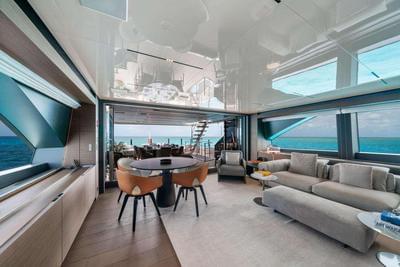 <b>Галерея интерьеров</b>  Ferretti Custom Line Navetta 42 Asante 