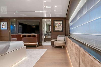 <b>Галерея интерьеров</b>  Ferretti Custom Line Navetta 42 Asante 