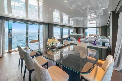 <b>Галерея интерьеров</b>  Ferretti Custom Line Navetta 42 Asante 