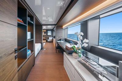 <b>Галерея</b>  Ferretti Custom Line Navetta 42 Asante 