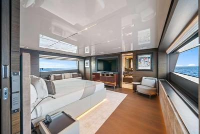 <b>Галерея</b>  Ferretti Custom Line Navetta 42 Asante 