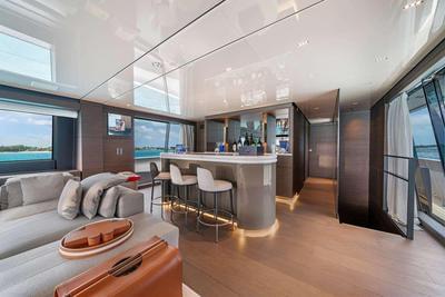 <b>Галерея</b>  Ferretti Custom Line Navetta 42 Asante 