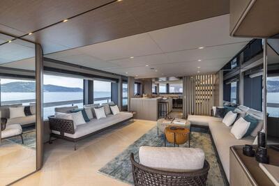  Ferretti Infynito 90  <b>Interior Gallery</b>